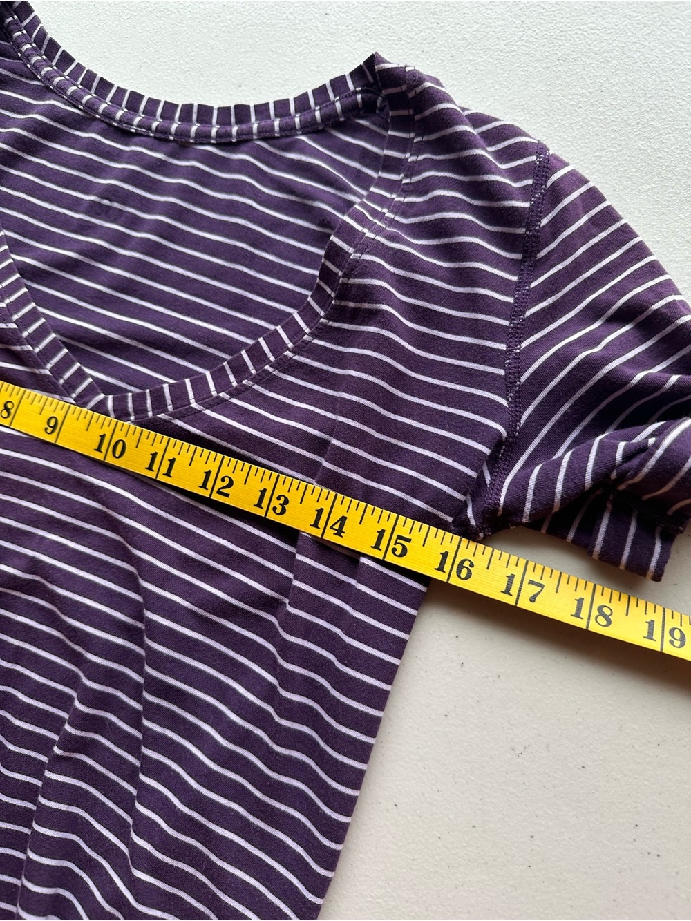 Lululemon Purple White Striped V-Neck Short Sleeve Women's T-Shirt, Size 4 - Picture 7 of 7